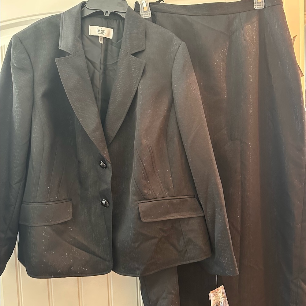 Le Suit Black 2 pc Suit with straight skirt.